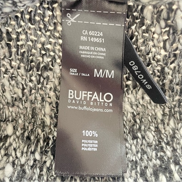 Buffalo Medium Black and White Long Sleeve, Crewneck, High-Low Hem Sweater - Picture 9 of 12